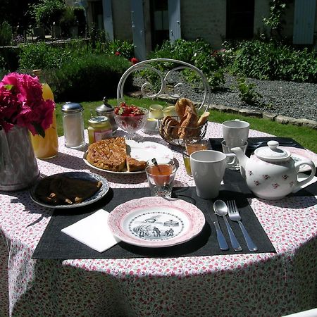 Les 2 Madeleine Bed & Breakfast Saint-Saturnin-du-Bois Exterior photo